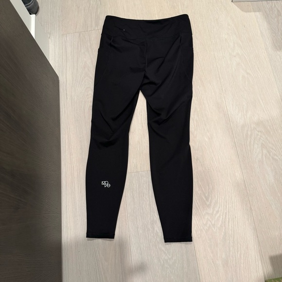 NWOT H&M MOVE Black Leggings - Picture 2 of 5